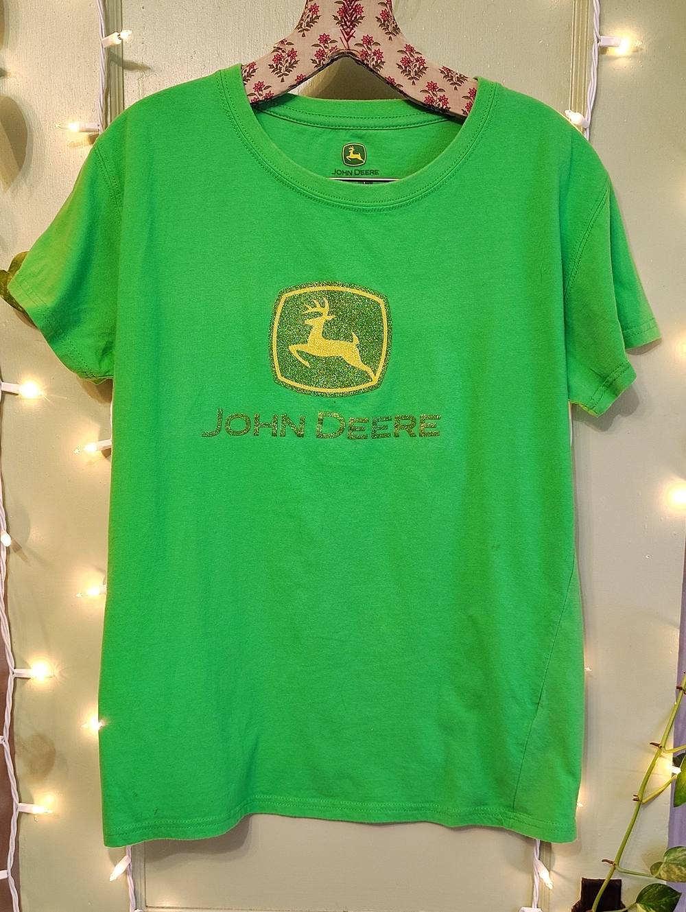 Women's John Deere Tractor 🚜 Green Yellow Sparkle Logo Tee L